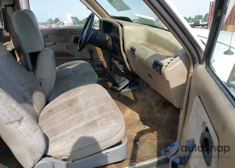 1990 Ford Ranger z USA, uszkodzony, nr VIN 1FTCR10A9LUC11065